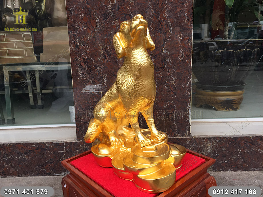 tượng chó vàng mậu tuất 2018